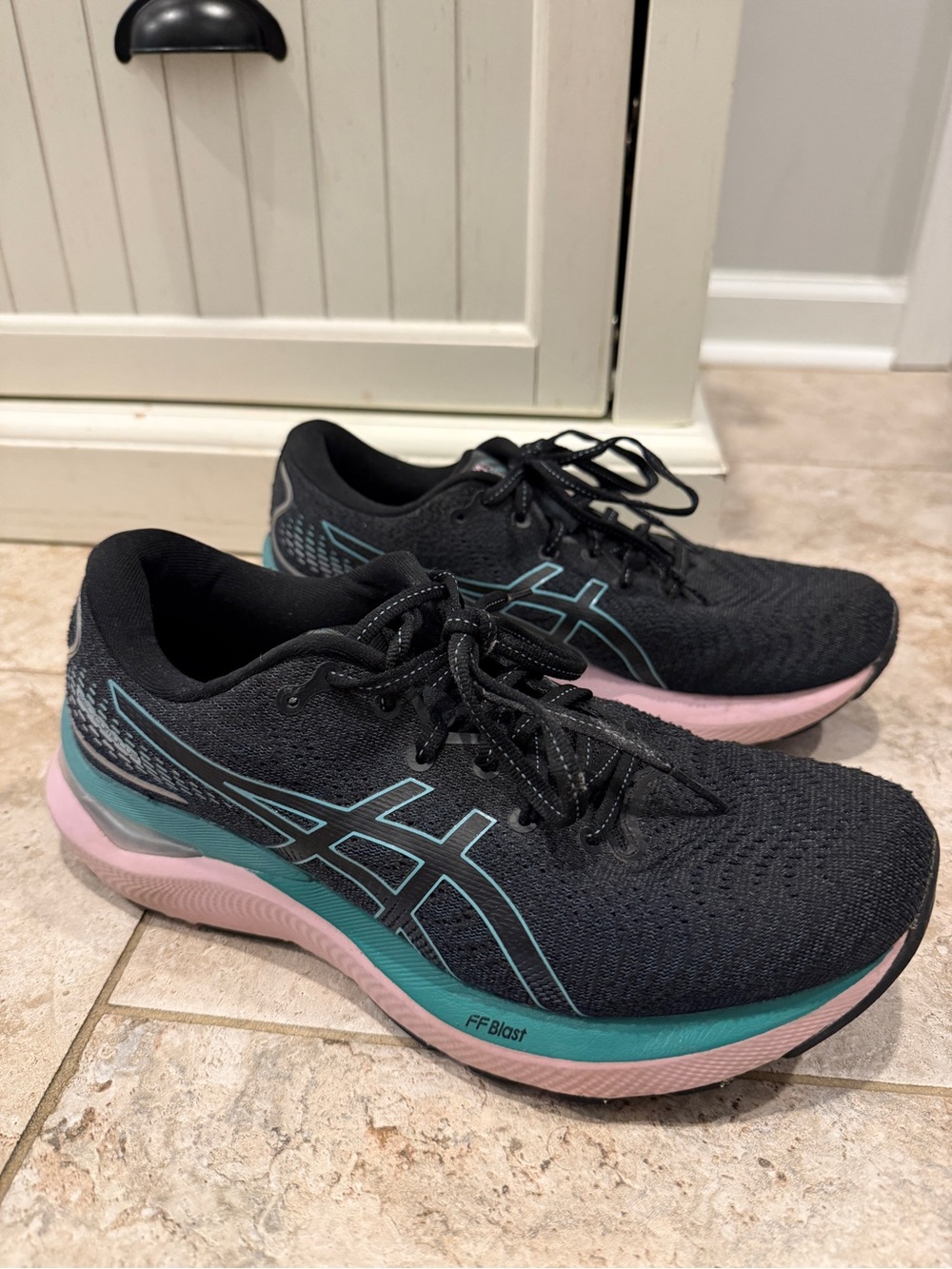 ASICS Women’s 8.5 Black Running Shoes with Pink & Teal Accents - Picture 1 of 5